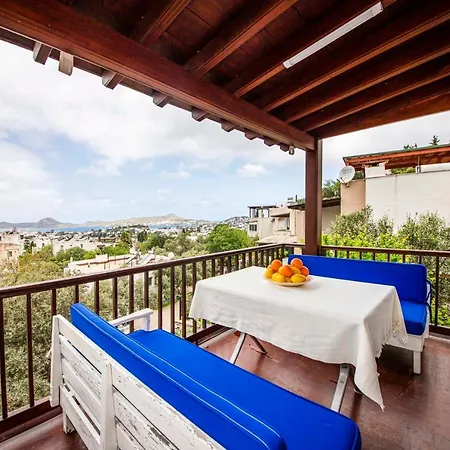 Gorgeous Villa With Balcony, Sea And Nature View, Shared Pool And Backyard In Bodrum Yalıkavak